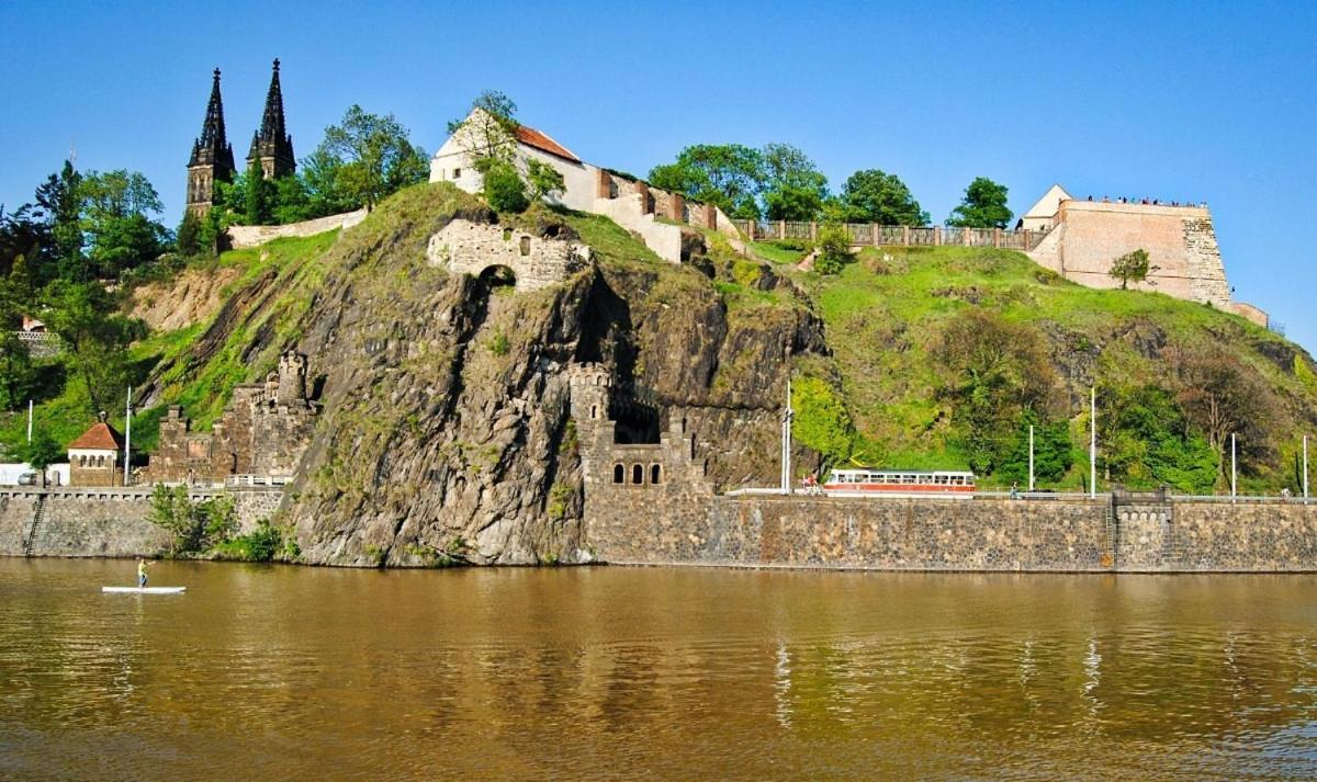 Helen Homestay Vysehrad Prag Eksteriør billede